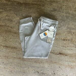 NWT Vuori Women's Performance Jogger Size Small Pale Grey Heather